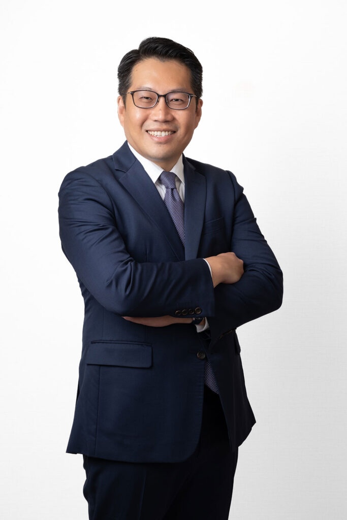 Dr Bernard Lau